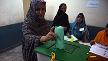 Ir al Video&nbsp;Arranca la jornada electoral en Pakist&aacute;n con la amenaza de los talibanes