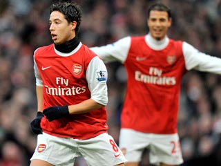 El Arsenal, a octavos in extremis
