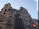 Ir al Video&nbsp;Un artista en Viena se crucifica en protesta por los abusos sexuales de religiosos
