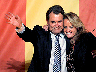 Ver v&iacute;deo  'Artur Mas celebra la rotunda victoria de CiU en las elecciones'