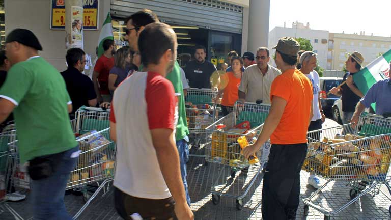 Orden de detenci&oacute;n para los asaltantes de los supermercados