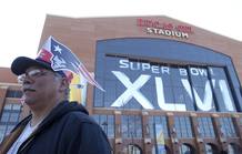 Aspecto de la entrada al estadio de Indian&aacute;polis donde se disputa la final de la Super Bowl