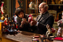 Assa Butterfield y Ben Kinsgley en 'La invenci&oacute;n de Hugo', de Martin Scorsese
