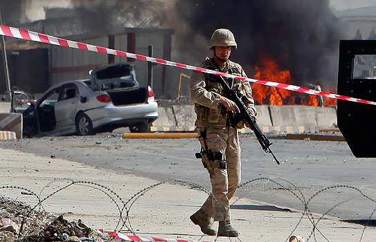 Ataque suicida junto a la base de la OTAN en Kabul