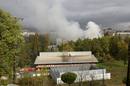 Columna de humo procendente del edificio de la Universidad de Navarra, donde en la ma&ntilde;ana del d&iacute;a 30 de octubre ETA hizo explotar una bomba que ha causado heridas leves a 17 personas.