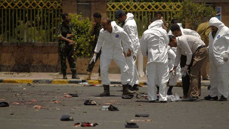 Un atentado al final de los ensayos de un desfile militar en Yemen deja entre 60 y 100 v&iacute;ctimas