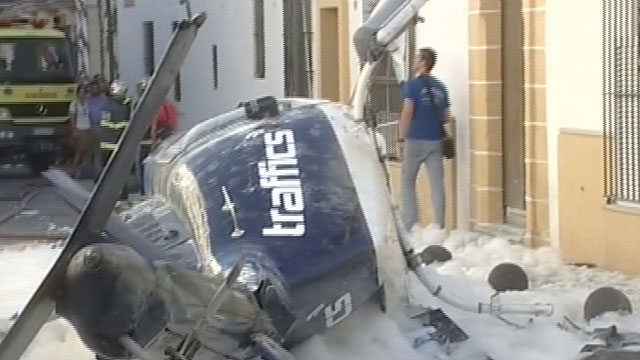 Tres heridas al caer un helic&oacute;ptero en C&aacute;diz