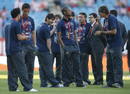 Los jugadores del F.C Barcelona, en el estadio Vicente Calder&oacute;n de Madrid, antes del inicio de la final de la Copa del Rey de f&uacute;tbol que enfrenta a su equipo con el Athletic Club.