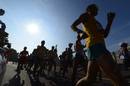 Los atletas salen a competir en la prueba de 50 kil&oacute;metros marcha en Londres