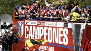 Ver v&iacute;deo  'El Atl&eacute;tico de Madrid pasa por el Ayuntamiento'
