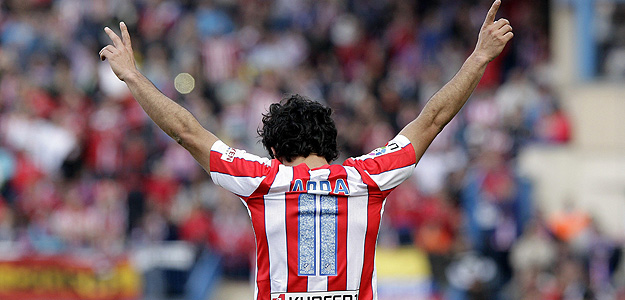 El centrocampista turco del Atl&eacute;tico de Madrid Arda Turan celebra su primer gol.