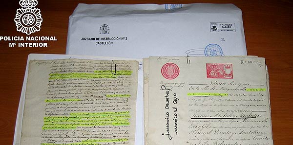 Detenido por robar y da&ntilde;ar miles de escritos de los siglos  XVI al XX