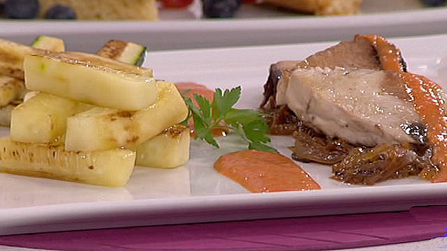 Saber cocinar - At&uacute;n con salsa romesco con pepino a la plancha 