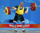 El australiano Damon Kelly se desequilibra durante la competici&oacute;n de halterofilia +105kg.