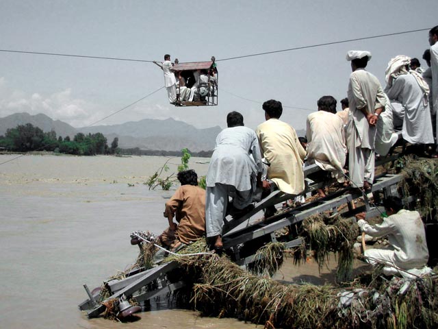 Las autoridades de Pakist�n est�n desbordadas por la magnitud de las inundaciones