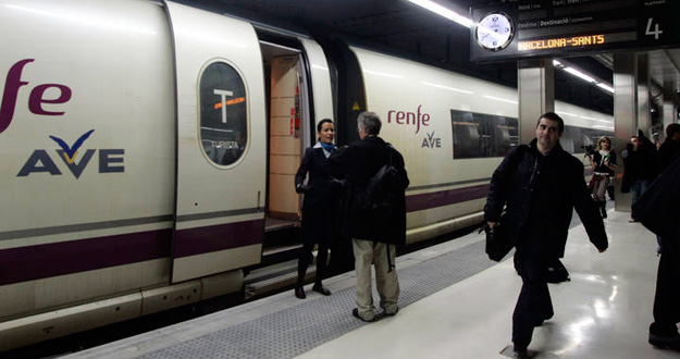 El AVE Madrid-Barcelona tuvo un sobrecoste del 31%, seg&uacute;n un informe del Tribunal de Cuentas
