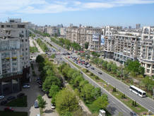 Una c&eacute;ntrica avenida de Bucarest