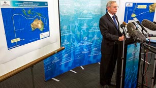 Australia detecta dos objetos en el Índico que podrían pertenecer al avión desaparecido 