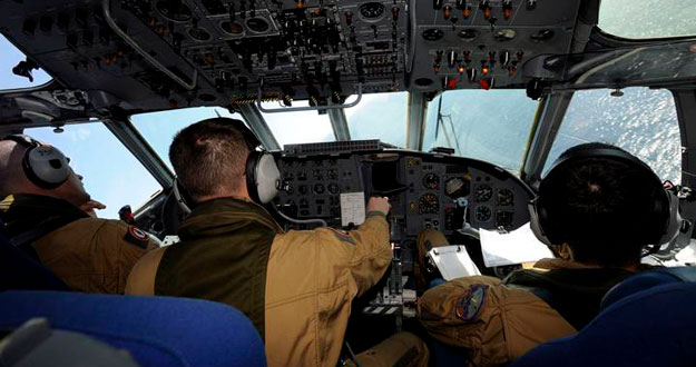 AVI&Oacute;N MILITAR DE LA FUERZA A&Eacute;REA FRANCESA UTILIZADO EN LAS OPERACIONES DE B&Uacute;SQUEDA DEL AVI&Oacute;N DE AIR FRANCE DESAPARECIDO