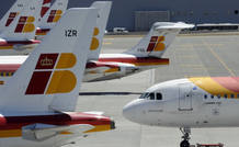 Aviones de Iberia aparcados en el aeropuerto madrileño de Barajas. Aviones de Iberia aparcados en el aeropuerto madrileño de Barajas.