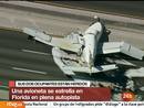 Ir al Video&nbsp;Una avioneta aterriza de emergencia en Los &Aacute;ngeles