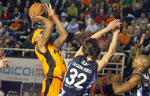 Ver v&iacute;deo  'Ayuda en Acci&oacute;n Fuenlabrada 86-70 Lagun Aro'