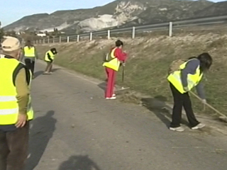 El ayuntamiento de D�rcal reduce gastos para contratar empleados de la limpieza