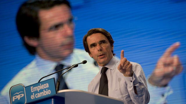 Aznar dice que es "el tiempo de Rajoy"