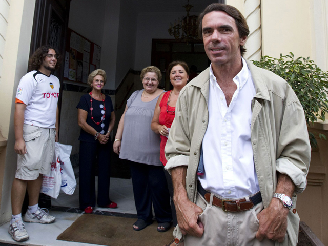 Aznar aterriza en Melilla y visita la frontera en medio del conflicto con Marruecos