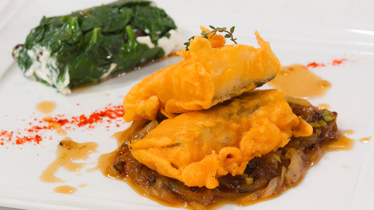 Saber Cocinar - Bacalao rebozado en salsa con espinacas al queso