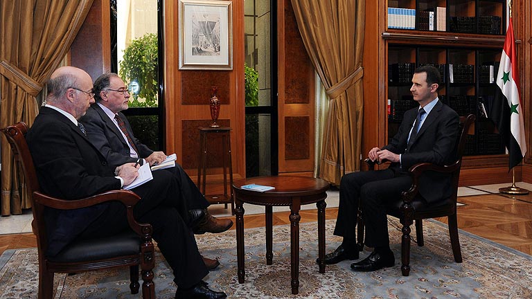 Bachar al Asad confirma en una entrevista que no va a dejar el cargo 