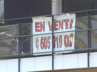 Ver v&iacute;deo  'Baja un 12% la compraventa de viviendas en marzo, tras dos meses de subidas.'