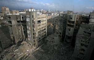 Ver v&iacute;deo  'El balance de los cuatro d&iacute;as de bombardeos de la aviaci&oacute;n israel&iacute; sobre Gaza es de 380 palestinos muertos y 1.700 heridos'