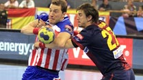 Ir al Video&nbsp;Balonmano - Liga de campeones: 1/4 Final ida: BM At. Madrid - FC Barcelona Intersport