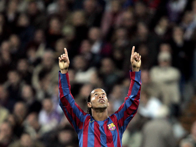 Ba&ntilde;o de Ronaldinho al Madrid (20/11/2005)