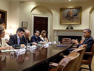 Ver v&iacute;deo  'Barack Obama alerta de Espa&ntilde;a e Italia y Felipe Gonz&aacute;lez afirma que Europa est&aacute; "al borde del precipicio"'