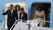 Ir al Video&nbsp;Barack Obama llega a Belfast a la cumbre del G-8