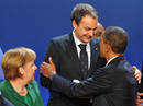 Barack Obama y El presidente Jos&eacute; Luis Rodr&iacute;guez Zapatero se saludan en la cumbre del G-20 en Francia