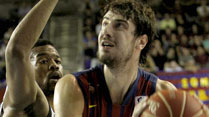 El Bar&ccedil;a da un golpe encima de la mesa