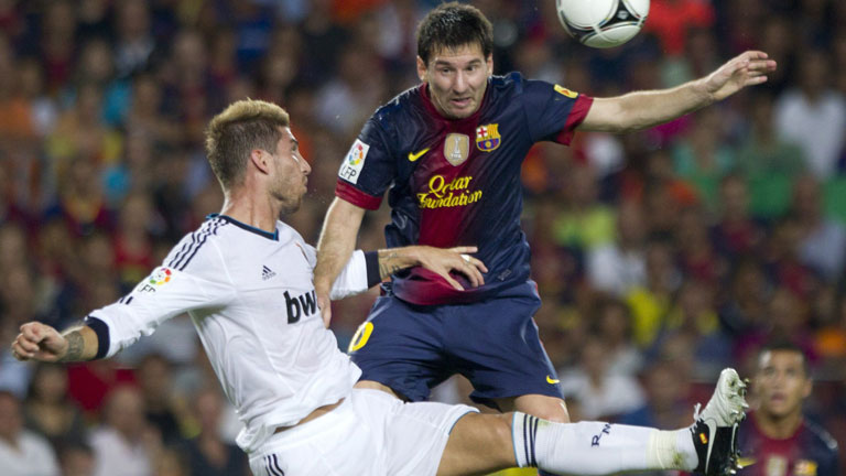 El Bar&ccedil;a gana pero no sentencia al Madrid