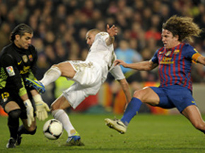 El Bar&ccedil;a vence, el Madrid convence