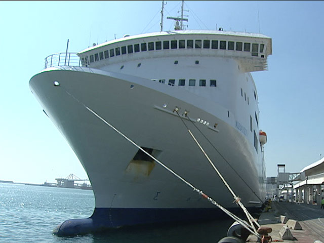 El barco es la alternativa al avi&oacute;n para enlazar con Europa a trav&eacute;s de la Pen&iacute;nsula 