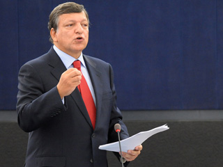 Ver v&iacute;deo  'Barroso lanzar&aacute; "pronto" los eurobonos'