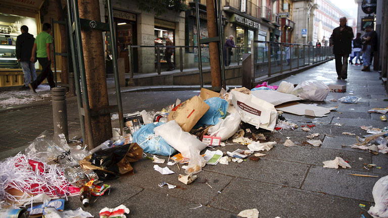 La mañana - La basura se extiende por Madrid