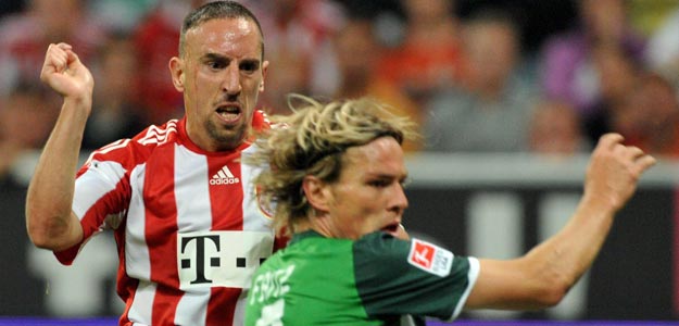 El jugador de Bayern Franck Ribery (i)