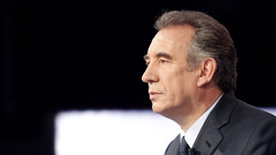 Ver v&iacute;deo  'Bayrou: "Espa&ntilde;a est&aacute; obligada a renunciar a lo esencial, a la solidaridad"'