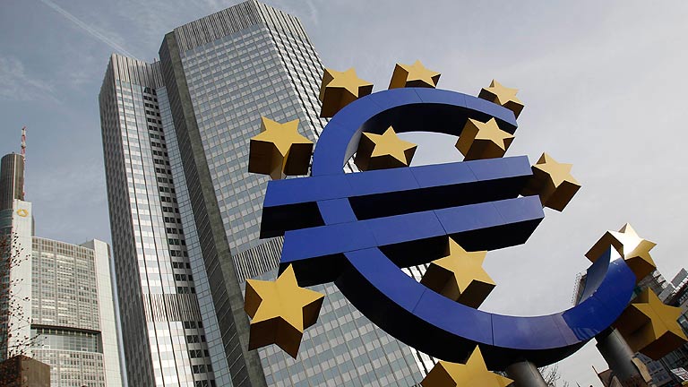 El BCE presta 529.531 millones de euros a tres a&ntilde;os a 800 bancos de la zona euro