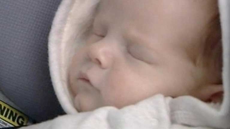 Primer beb&eacute; registrado en Argentina como hijo de dos varones