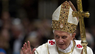 Ver v&iacute;deo  'Benedicto XVI se confirma tras algo m&aacute;s de siete a&ntilde;os como un Papa de transici&oacute;n'