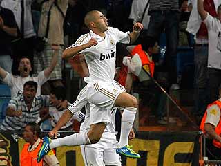 Ver v&iacute;deo  'Benzema: "Me duele un poco, pero no es nada"'
